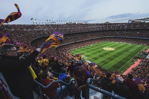 フレンドリーなローカルガイドとのプライベートサッカークラブバルセロナツアー