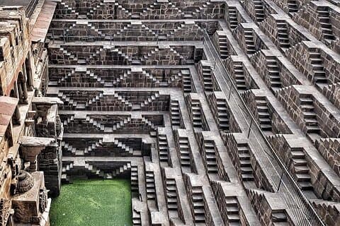ジャイプールからの Abhaneri Chand Baori Stepwell 日帰り旅行