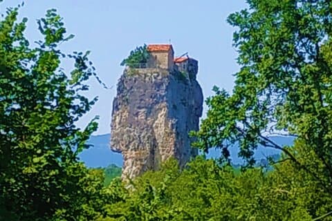 Excursão a Katskhi Pillar & Chiatura de Tbilisi (Mghvimevi, Cableway, Ubisa, Tsitska)
