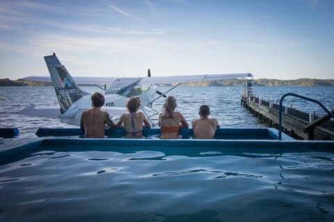 Crater Lakes Scenic Flight met Natural Hot Pool Bathing per watervliegtuig