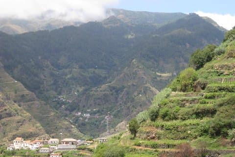 Walking Experience in the Serra D'Água Valley