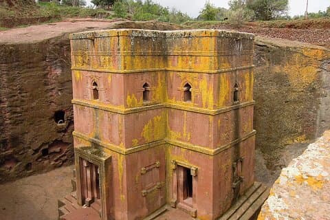 4 Days Lalibela Tour with Day Trek to Hudad
