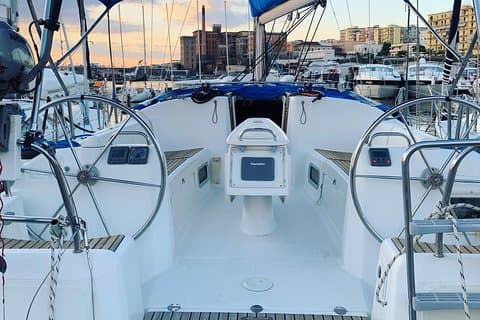 Sorrento Coast : Sailing Cruise with Swim, Brunch & Prosecco