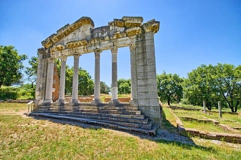 Desde Tirana : Private Apollonia y Berat Guía Privado/Coche UNESCO