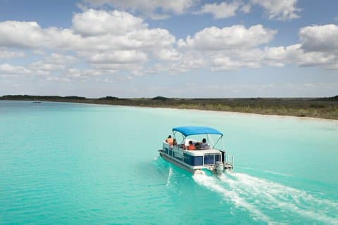 Bacalar 101- Privat tur til lagunen med de 7 fargene