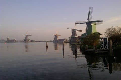 Lille gruppe tur til vindmøller og Giethoorn med bådtur
