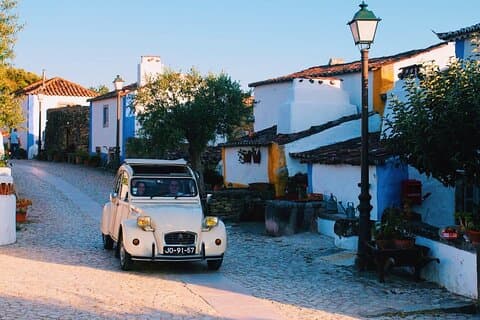 Lisbon Countryside Food Tour on a Vintage Car