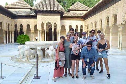 Visite privée avec une perspective différente de l'Alhambra