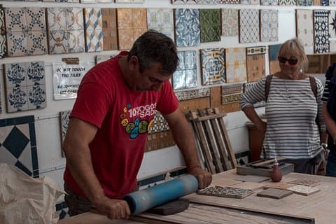 Tiles and Tales: Workshop og besøg på National Tile Museum