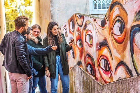 Lissabons Alfama & Baixa : utsikt och utomhuskonst stadsspel