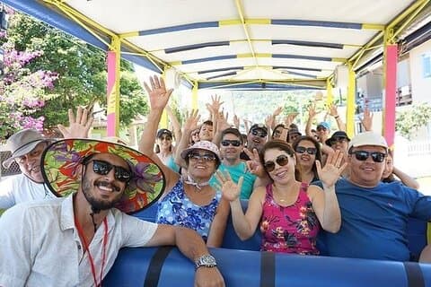 Beach Safari - Panoramic Tour of 7 Bombinhas Beaches