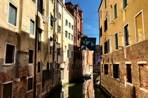 Small Group Tour Historical and Charming Venice Jewish Ghetto