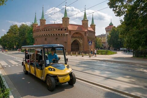 Cracovia en un día: Tour por la ciudad en coche eléctrico