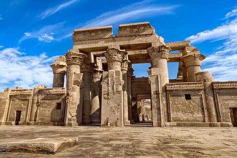 dagstur fra Aswan til Edfu med tog