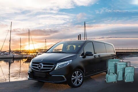 Private Limo Transfer From Pireaus Port to Athens/Suburbs