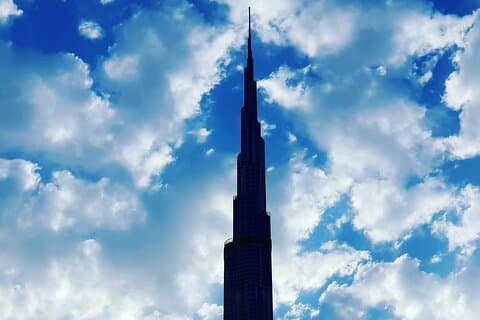 Burj Khalifaエントリーチケットを含むプライベートドバイシティツアー
