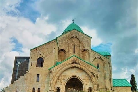 Tour naar Kutaisi vanuit Tbilisi (Sataplia-reservaat, Bagrati, Gelati, Motsameta)