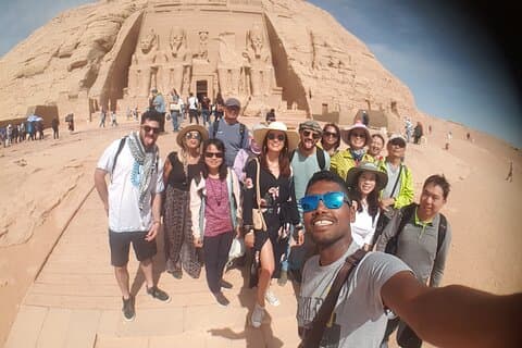 Abu Simbel Temples privat guidad tur från Aswan med buss