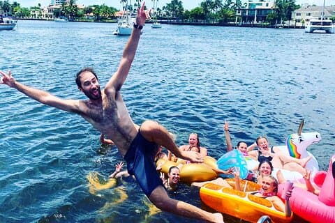 ¡Tu barco privado, tu increíble viaje en el agua!