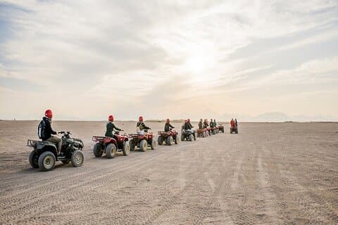 Hurghada: safari en quad, pueblo beduino; Fiesta de barbacoa