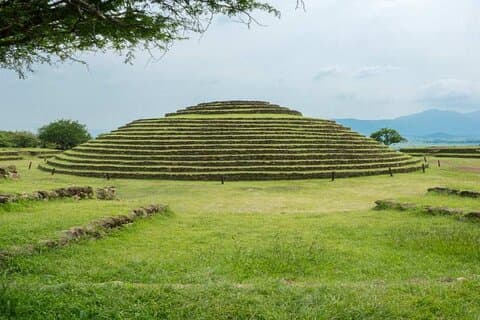 Private Full-Day Tour to Tequila and Guachimontones