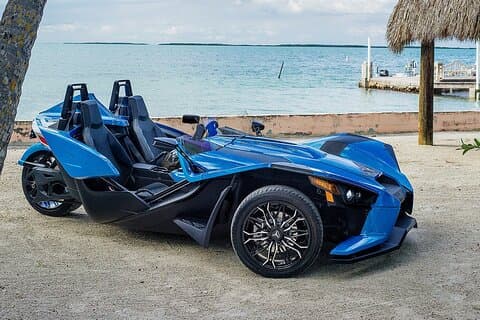 Aluguel de aventura de 8 horas automático Polaris Slingshot SL