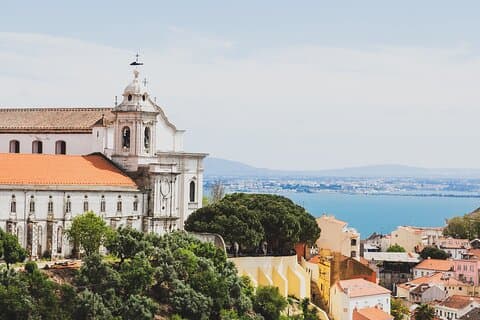 Tour privado de Alfama con guía local experto - Arquitectura medieval y puntos de vista
