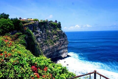 Tour privato di mezza giornata Uluwatu Kecak Dance, Jimbaran Season Dinner