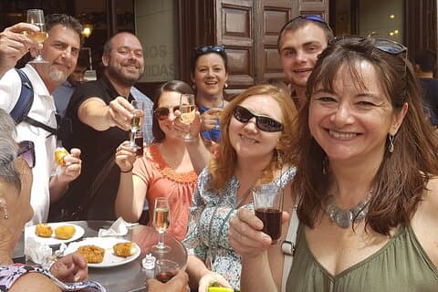 Tour de tapas y vino por Madrid con jamón ibérico