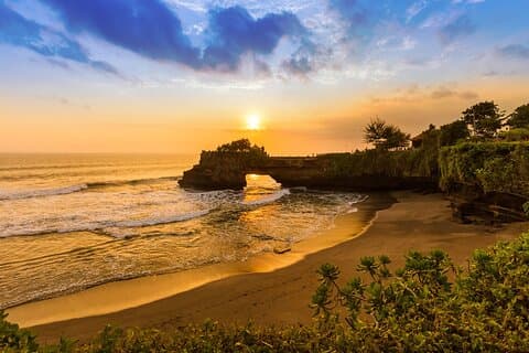 Bali: recorrido al atardecer por el templo Taman Ayun y Tanah Lot