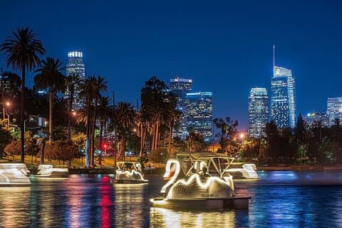 Svanebådudlejning i Echo Park