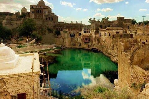 Van Lahore: Katas Raj-tempel, Khewra-zoutmijnen en dagtrip naar Kalar Kahar