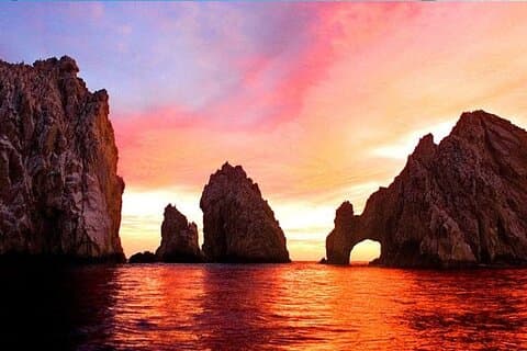 2 timmars solnedgångstur på katamaran i Cabo San Lucas
