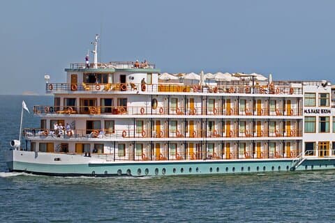 プライベート ツアー ガイド付き、アスワンからルクソールまでの 4 日間、3 泊のナイル川クルーズ