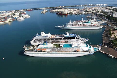 Shared Transfer: Tahiti Airport to Hotel or Cruise Port