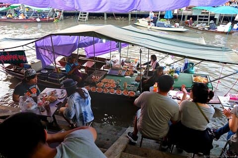 Excursión privada por la tarde al mercado flotante de Amphawa y al ferrocarril de Maeklong desde Hua Hin