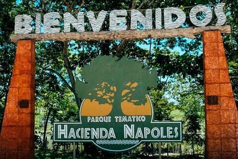 Tour di un'intera giornata Hacienda Napoles con Passaporto Premium