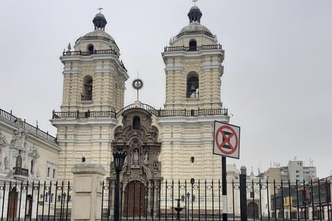 Visiting the Main Square of Lima!