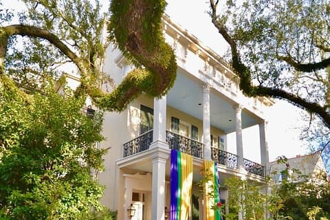 Garden District and Gates of Lafayette Cemetery Walking Tour