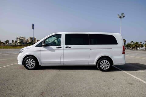 Private Transfer: Larnaca Airport to Larnaca District 1-14 pax
