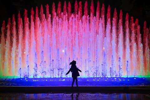 Magic Water & Laser Light Show inklusive Abholung und Rückgabe
