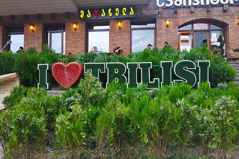Ganztägige Stadtrundfahrt durch Tiflis mit Weinprobe und Seilbahnfahrt