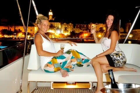 Korcula Private Yacht Cruise Including Wine Tasting and Dinner