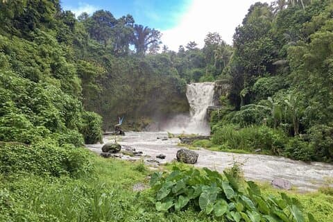 Bali Sightseeing Tours en Tegenungan Waterfall