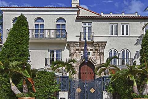 Il tour a piedi ufficiale dell'Art Déco della Miami Design Preservation League