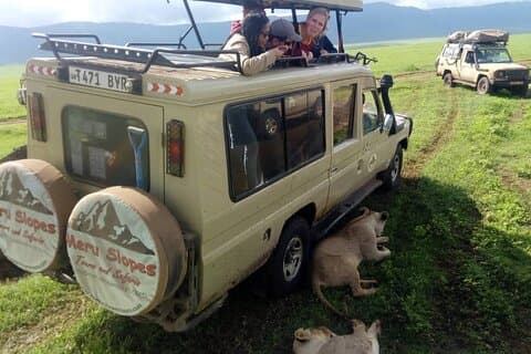 5 giorni in campeggio Tarangire, Serengeti e cratere di Ngorongoro e visita ai Maasai