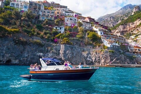 De Sorrente : Excursion d'une journée exclusive sur la côte amalfitaine en bateau