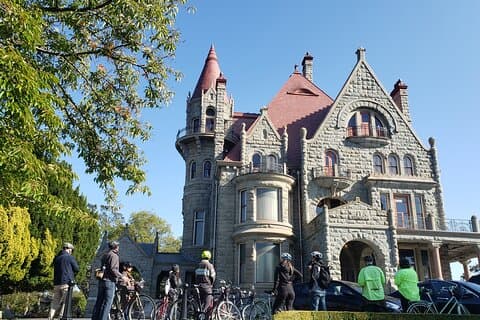 Victoria City Highlights Pedal or E-Bike Tour - Hoods & Legends