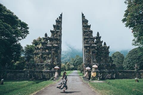 Visite privée: temples de Bali, cascade cachée et porte de Handara