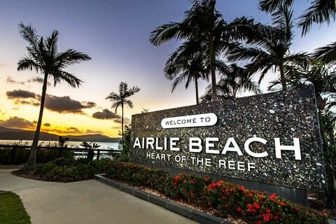 One Way Airport Transfer: Proserpine-Airlie Beach (or vice versa)